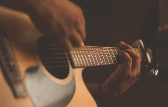 Simply Guitar: Aprende Violão de Forma Divertida y Eficaz